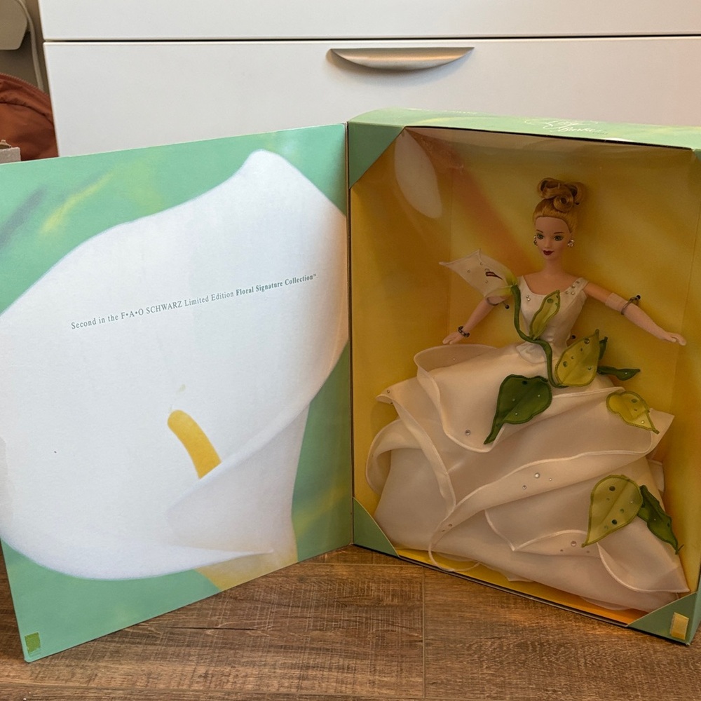 FAO Schwarz Signature Collection Doll in White and Green - Lily Barbie